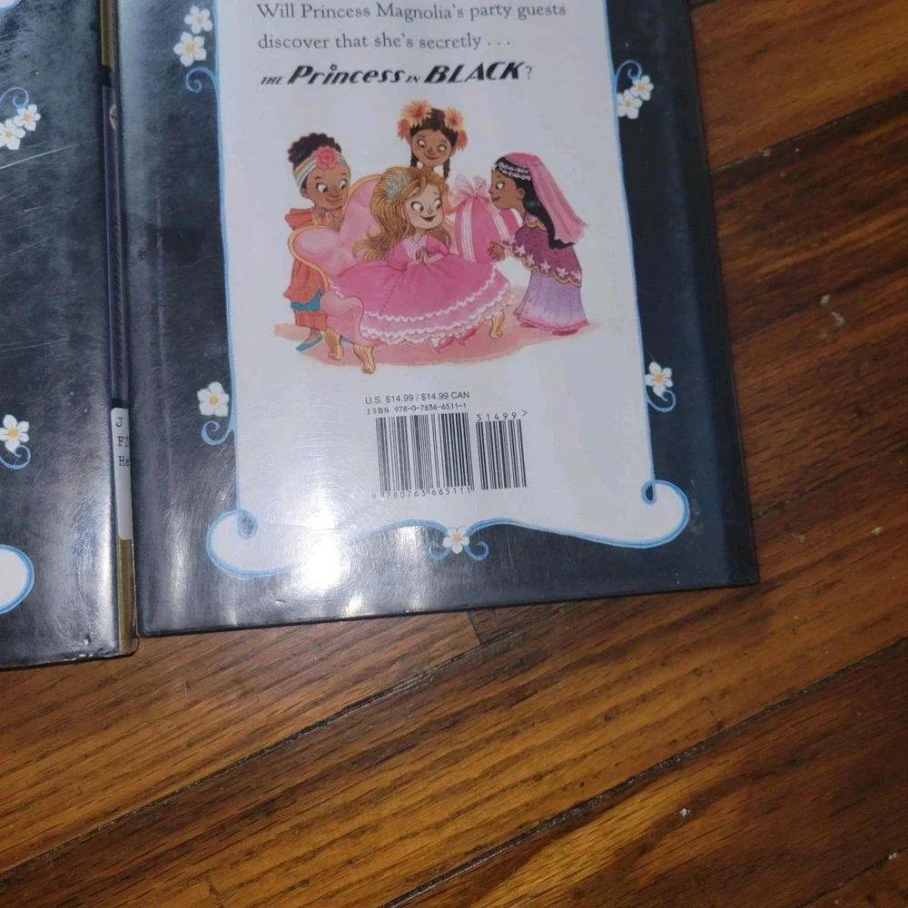 Princess‎ in Black Book Lot 2 Hardcover Ex Library Shannon Dean Hale LeUyen Pham